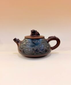 Ấm trà tử sa cao cấp trung quốc đắp nổi sơn thủy đẹp 280ml AKC168