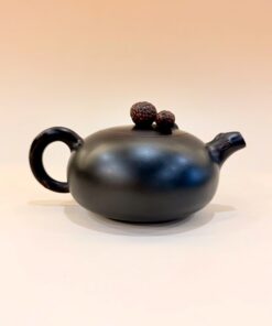 Ấm tử sa Nê Hưng phỏng cổ thủ nại quả vải 240ml AKC169