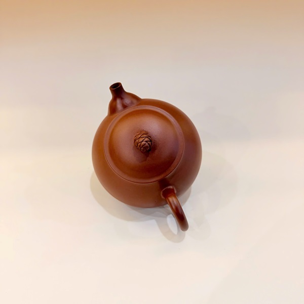 Ấm Nê Hưng Dung Thiên khắc quả thông đẹp 240ml AKC170 - Ảnh 3