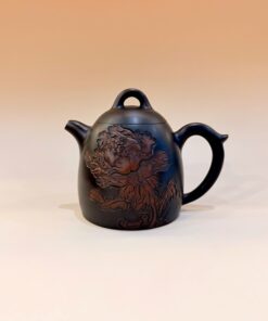 Ấm Nê Hưng hỏa biến tần quyền khắc hoa mẫu đơn 280ml AKC172