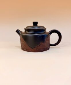 Ấm Nê Hưng đức trung khắc phố cổ 250ml AKC174