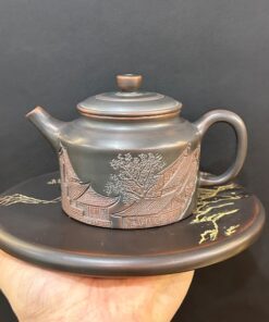 Ấm trà tử sa cao cấp pha trà ngon dáng đức trung khắc phố cổ thủ công đẹp 250ml.