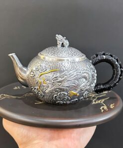 Ấm bạc pha trà nguyên chất 999 gò thủ công họa tiết rồng 250ml làm quà tặng sang trọng.