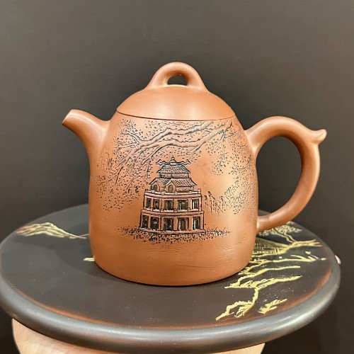 Ấm pha trà cao cấp khắc hồ gươm Hà Nội thủ công thiết kế riêng theo mẫu
