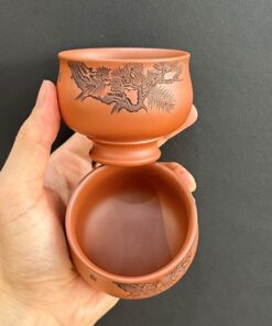 Ly trà chủ tử sa nê hưng hỏa biến cao cấp khắc tùng đẹp 120ml làm chén chủ