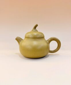 Ấm tử sa Nê Hưng cà đoạn hoàng nê 240ml AKC210