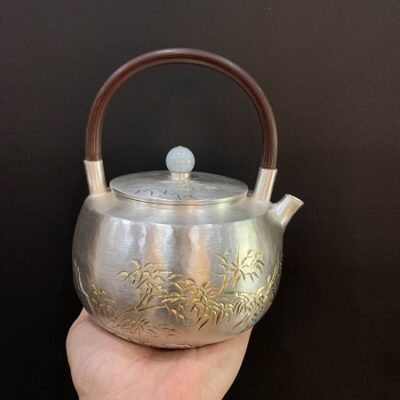 Ấm đun nước pha trà bạc nguyên chất 999 dạng tetsubin khắc trúc gò tay thủ công 1,2l