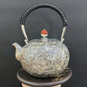 Ấm đun nước pha trà bạc nguyên chất gò tay phụng mẫu đơn đẹp 1,2L AN86