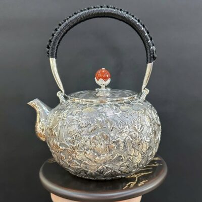 Ấm đun nước pha trà bạc nguyên chất gò tay phụng mẫu đơn đẹp 1,2L AN86