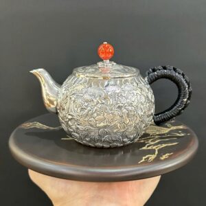 Ấm pha trà bạc 999 nguyên chất gò tay thủ công cao cấp họa mẫu đơn đẹp pha ngon