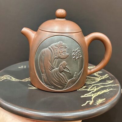 Ấm pha trà tử sa nê hưng tần quyền khắc đạt ma thiền đẹp 250ml pha trà ngon.