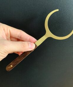 Cây đỡ chén dâng trà inox vàng cán gỗ nhấc ly trà lên 17cm bền đẹp.