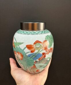 Lọ đựng trà bằng sứ cảnh đức vẽ tay hoa sen đẹp nắp 2 lớp khít 900ml HT45.