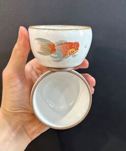 Ly uống trà sứ cảnh đức gốm thái hội nung củi vẽ tay cá vàng 80ml làm chén trà chủ.