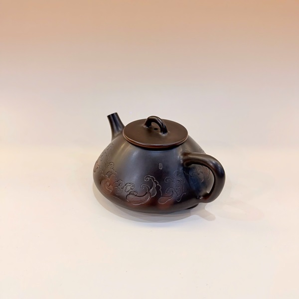 Ấm tử sa thạch biều nê hưng thủ công khắc sóng biển đẹp 250ml AKC216 - Ảnh 2