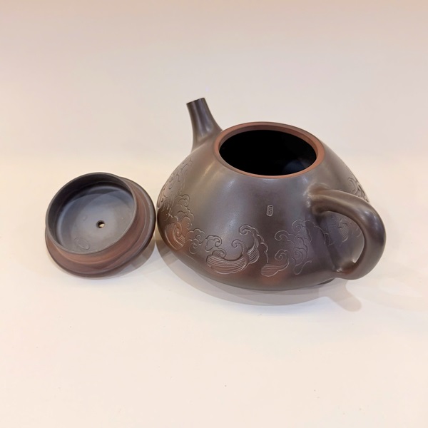 Ấm tử sa thạch biều nê hưng thủ công khắc sóng biển đẹp 250ml AKC216 - Ảnh 4