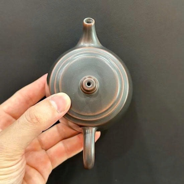 Ấm trà tử sa nê hưng hỏa biến thủ công đức trung cao cấp 250ml AKC240 - Ảnh 3