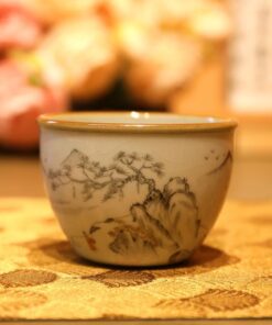 Ly trà chủ sứ cảnh đức men rạn cao cấp vẽ tay leo núi 130ml đẹp.
