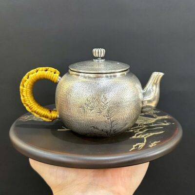 Ấm pha trà bạc nguyên chất 999 gò tay thủ công khắc trúc 260g 240ml AB89