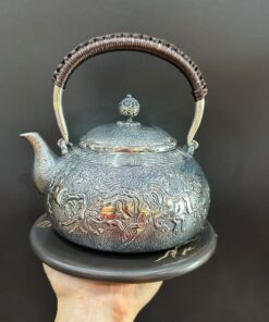 ấm tetsubin bạc 999 nguyên chất gò tay thủ công bát mã đẹp 1,4L đun nước pha trà cực ngon.