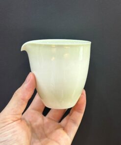 Chuyên trà sứ làm chén tống rót trà đều đẹp gốm men lam 200ml CT41.