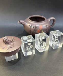 Gác nắp ấm trà dáng trụ vuông bằng thủy tinh nhỏ đẹp 4.4x3cm DC85