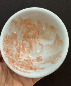 Ly trà sứ phấn thái cảnh đức trấn cao cấp vẽ tay sơn thủy 140ml làm chén chủ.