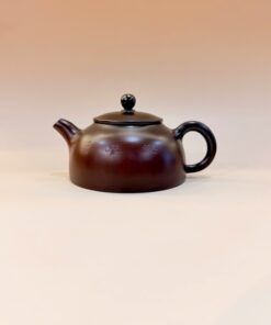 Ấm tử sa nê hưng hỏa biến thủ công dáng bán nguyệt 240ml AKC197