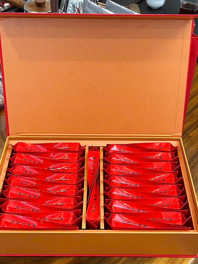 Trà đại hồng bào Vũ Di thượng hạng hộp 250g DHB01 - Ảnh 4