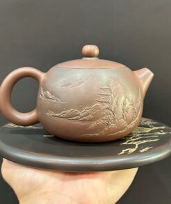 Ấm pha trà tây thi gốm tử sa nê hưng đắp nổi sơn thủy đẹp 300ml quần ẩm đồng người.