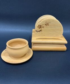 Bộ lót chén trà bằng tre dáng tròn màu vàng khắc hoa đẹp LC33.