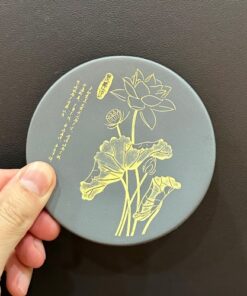 Đế kê ly trà đẹp gốm tử sa họa tiết sen vẽ thủ công 9.5cm bày bàn trà đẹp.