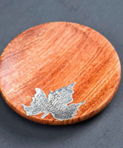 Lót trà gỗ hương dáng tròn đính lá phong  LC31