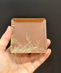 Lót ly trà bằng đồng dáng vuông họa tiết trúc đẹp mỏng LC46.