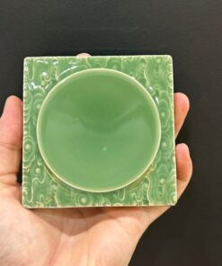 Lót ly trà sứ cảnh đức men lam cao cấp dáng vuông làm đế chén trà đẹp.