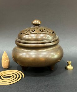 Lư hương đốt trầm bằng đồng nguyên chất dáng đỉnh3 chân 880g LD42