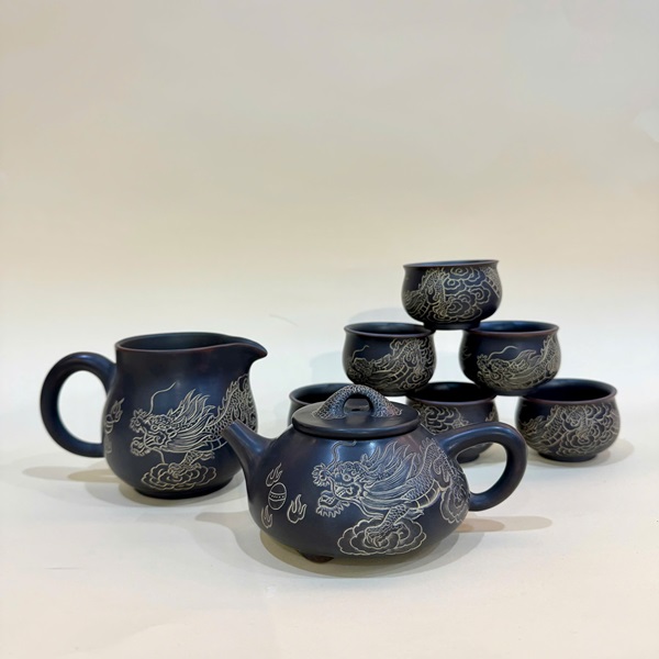 Bộ ấm trà hình rồng tử sa nê hưng cao cấp thủ công hộp da đẹp AT96