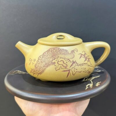 Ấm tử sa đất cũ nghi hưng dáng thạch biều khắc công đẹp 240ml ATS109