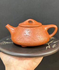 Ấm trà tử sa thạch biều nguyên khoáng đất cũ khắc chim trúc 200ml thủ công đẹp.