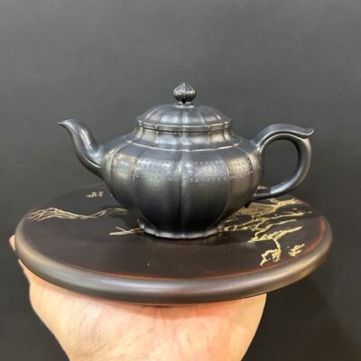 Ấm trà tử sa tiêu anh cúc lôi đất cũ nguyên khoáng đối ẩm 180ml pha trà 2-3 người.