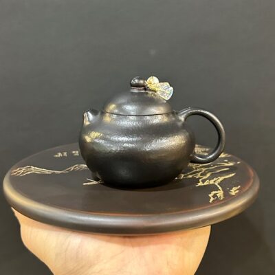 Ấm tử sa cao cấp cỡ nhỏ pha trà một người đất cũ màu hắc 130ml dáng dung thiên.