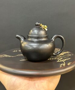 Ấm tử sa cao cấp đất cũ nguyên khoáng màu hắc chuyết cầu 120ml thủ công cỡ nhỏ đẹp.