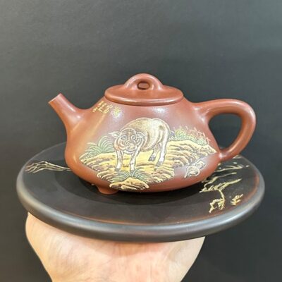 Ấm tử sa nguyên khoáng đất cũ hình lợn hợi trong bộ 12 con giáp ATS166