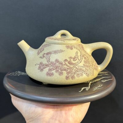 Ấm tử sa thạch biều cao cấp đất cũ nguyên khoáng khắc tùng thủ công 270ml đẹp pha trà ngon.