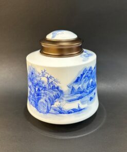 Lọ bảo quản trà nắp kín sứ cảnh đức vẽ tay sơn thủy đẹp 850ml HT84