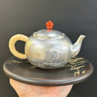 Ấm trà bạc nguyên chất 999 pha trà ngon gò tay thủ công đẹp 216g AB92