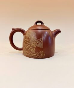 Ấm nê hưng dáng tần quyền nghệ nhân điểm họa kim Đại Thánh 250ml AKC298