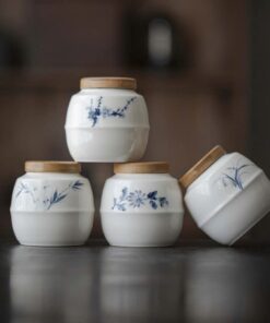 Lọ đựng trà cỡ nhỏ bằng sứ nắp tre đẹp mai lan cúc trúc 240ml HT15.