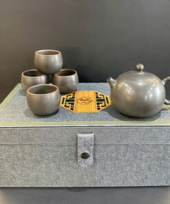 Bộ ấm trà đẹp cao cấp dáng tây thi kèm 4 chén pha trà ngon có hộp đẹp AT10
