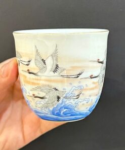 Chén chủ sứ cảnh đức men phấn thái vẽ tay hạc làm ly uống trà đẹp 110ml CS65